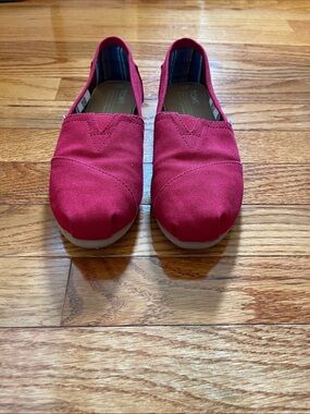 TOMS Women's Red Classic Alpargata Canvas Slip-On Shoe Flats Sz 7